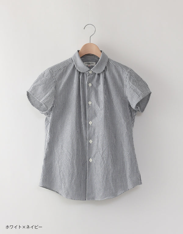 Seersucker short sleeve neck gathered shirt